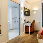 Austin's Arts Et Metiers Hotell 3*