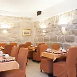 Hotell Austin's Arts Et Metiers