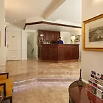 Hotell Austin's Arts Et Metiers 3*