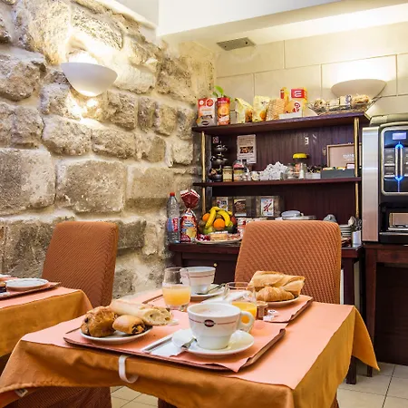 Austin's Arts Et Metiers Hotell 3*