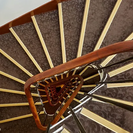 Austin's Arts Et Metiers Hotell