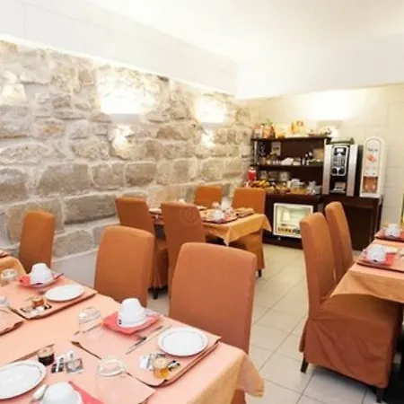 Hotell Austin's Arts Et Metiers 3*