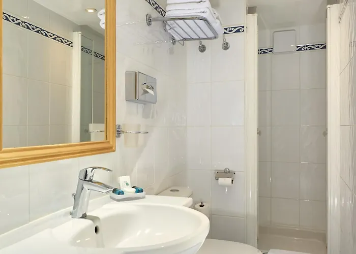 호텔 오스틴스 아르 에 메티에 3*