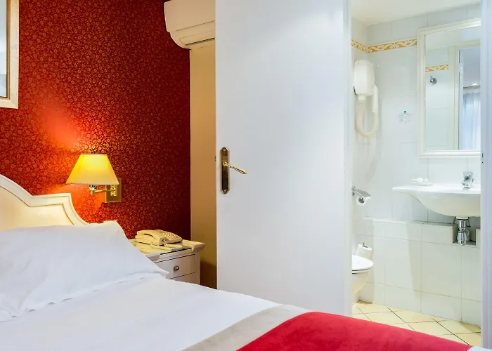 오스틴스 아르 에 메티에 호텔 3*