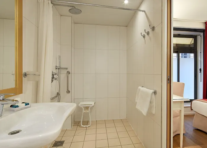 오스틴스 아르 에 메티에 호텔 3*