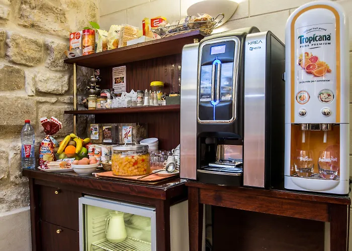 오스틴스 아르 에 메티에 호텔 3*