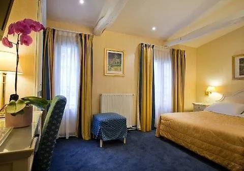 오스틴스 아르 에 메티에 3*